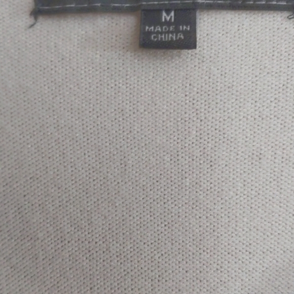 White cardigan with accent. - Picture 6 of 6